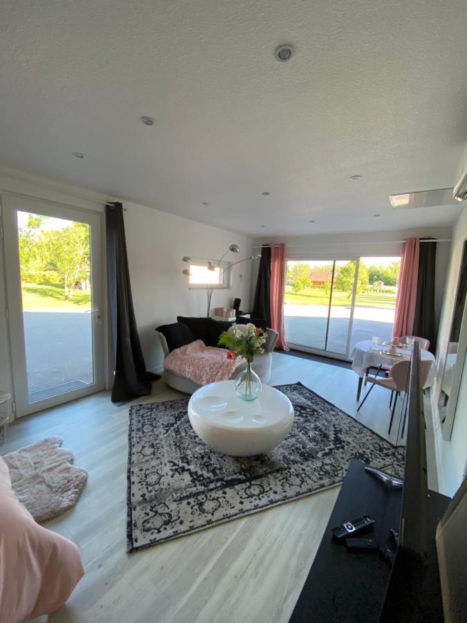 Agreable Chambre D'Hote Calme Avec Piscine Souvans Екстериор снимка